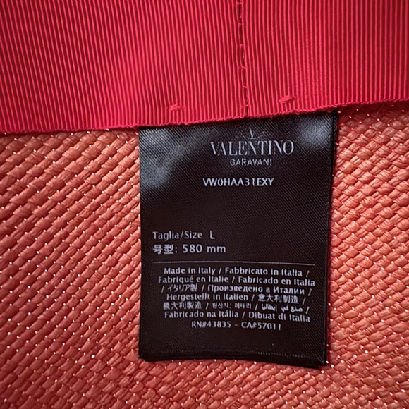 Valentino Garavani hat main image 4